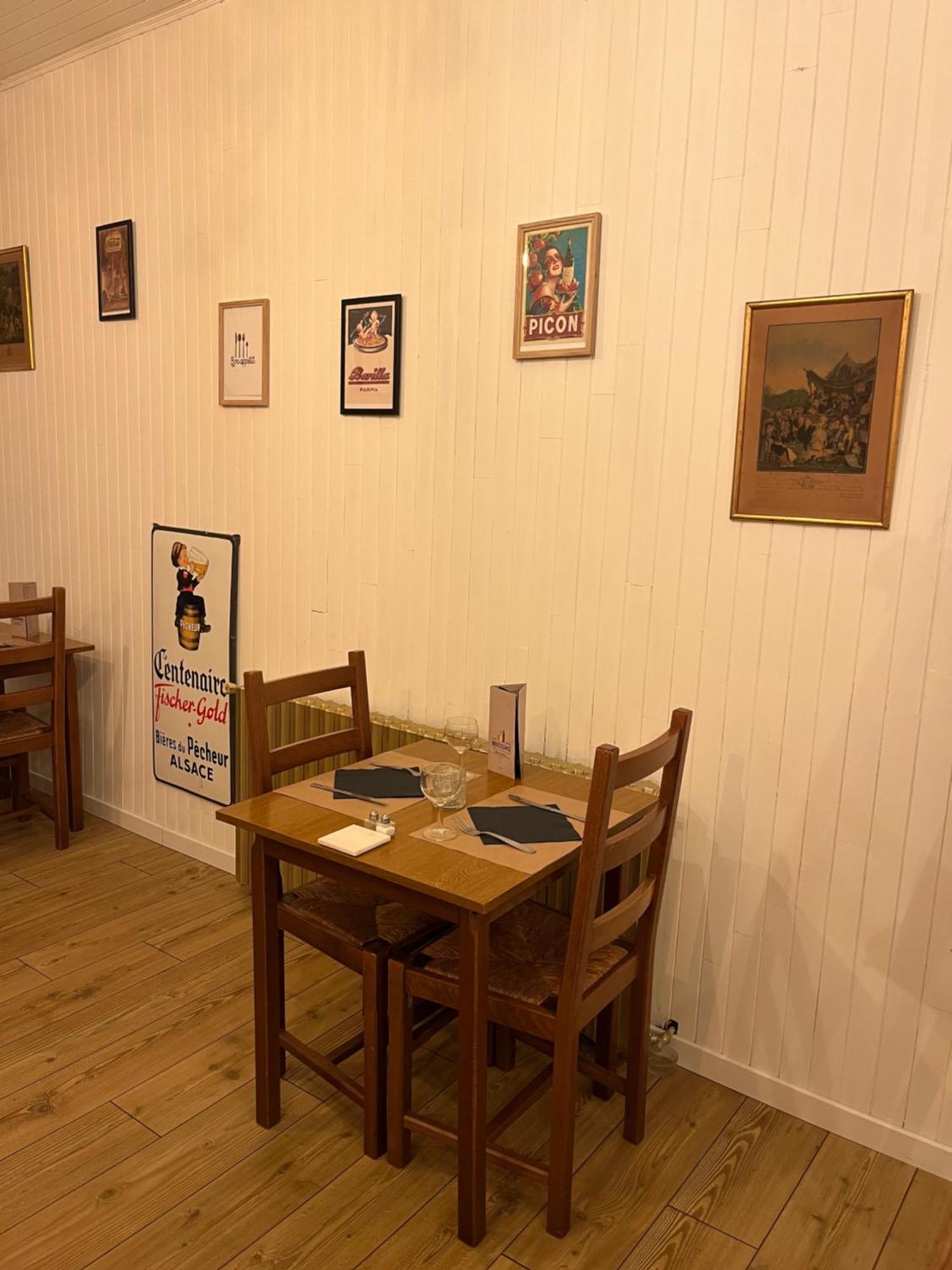 Cafe Du Commerce Genolhac Ngoại thất bức ảnh